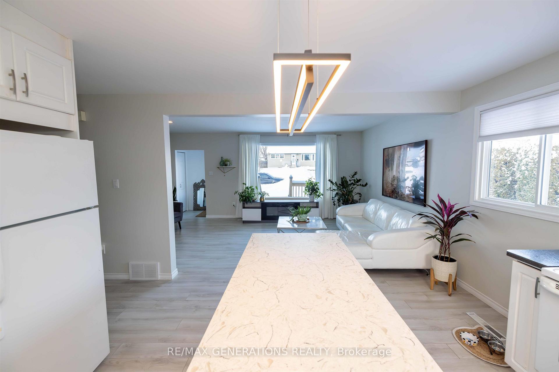 Photo 12 of 587 Faircrest Street, Thunder Bay, West End — HOMEH