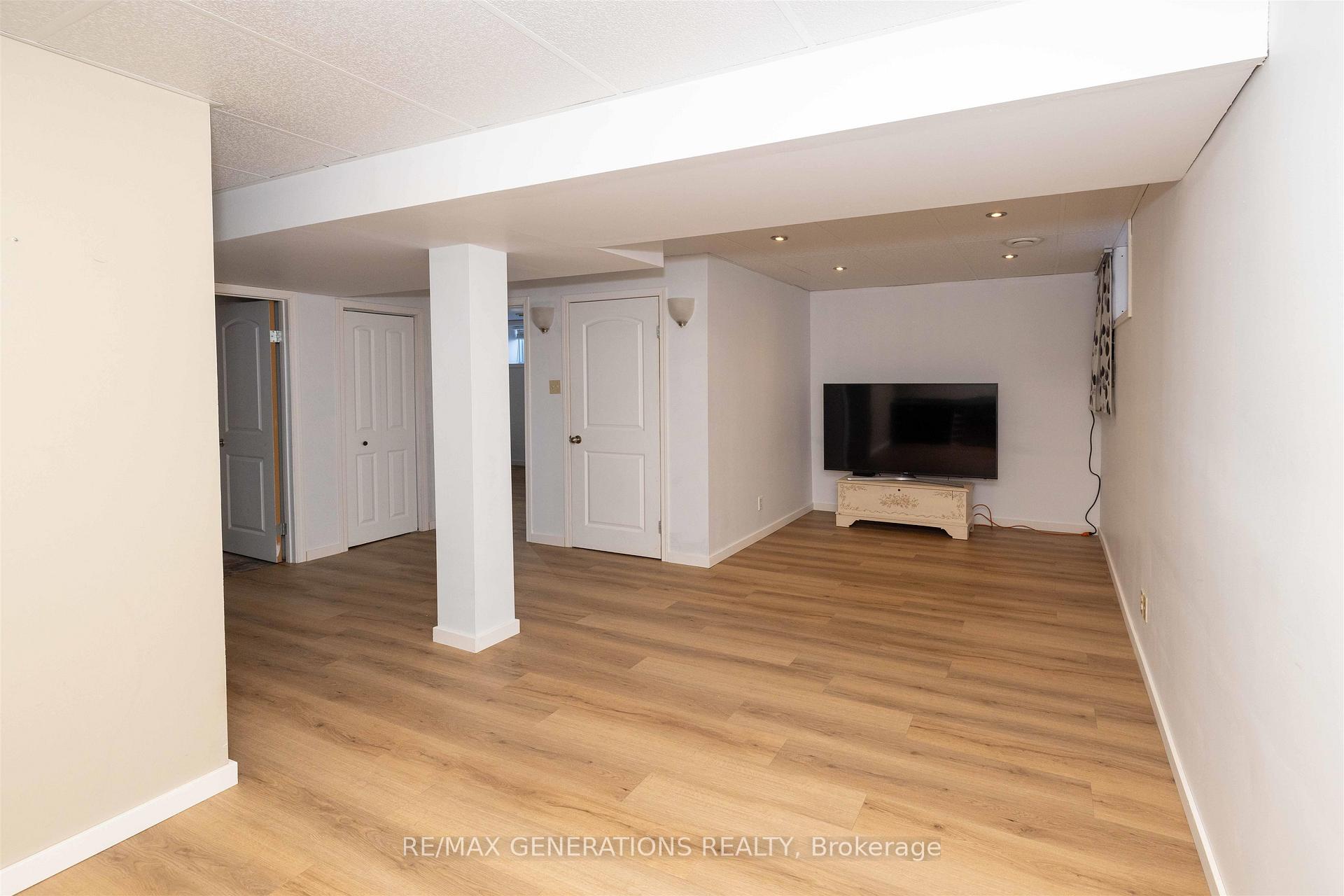 Photo 18 of 587 Faircrest Street, Thunder Bay, West End — HOMEH