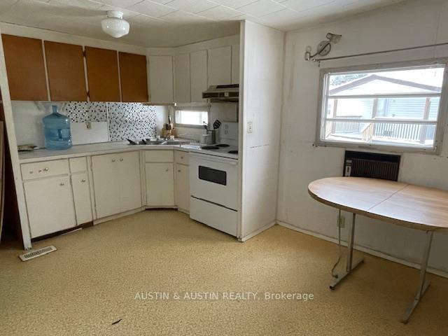 Photo 3 of 11 Pine Crescent, Dryden, Government Road — HOMEH
