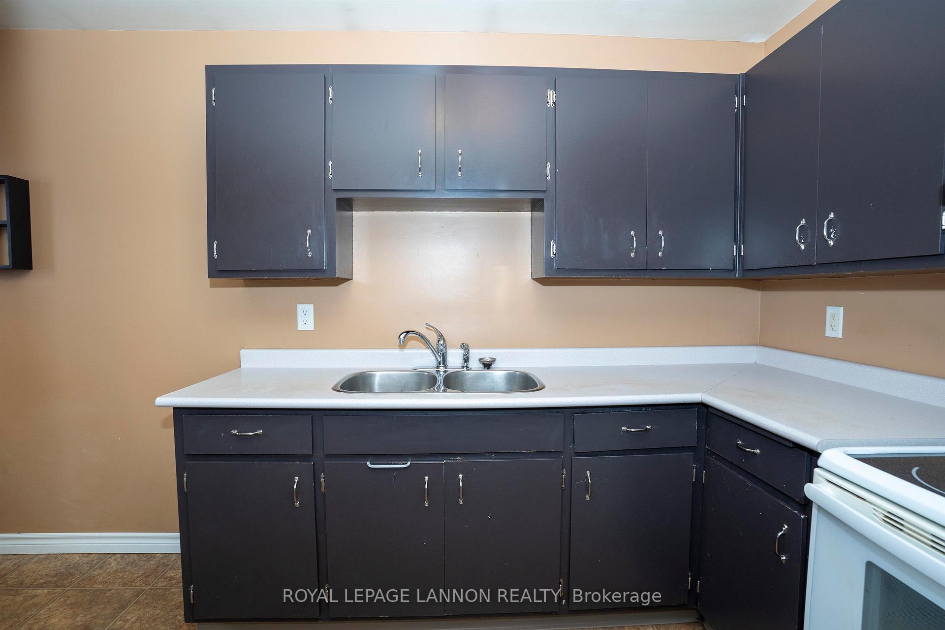 Photo 8 of 487 Simon Fraser Drive, Thunder Bay, Northwood Park — HOMEH