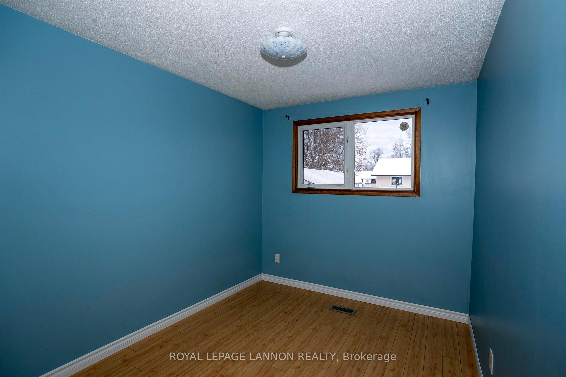 Photo 11 of 487 Simon Fraser Drive, Thunder Bay, Northwood Park — HOMEH