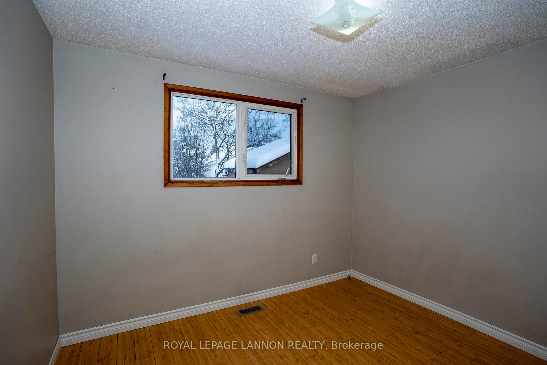 Photo 13 of 487 Simon Fraser Drive, Thunder Bay, Northwood Park — HOMEH