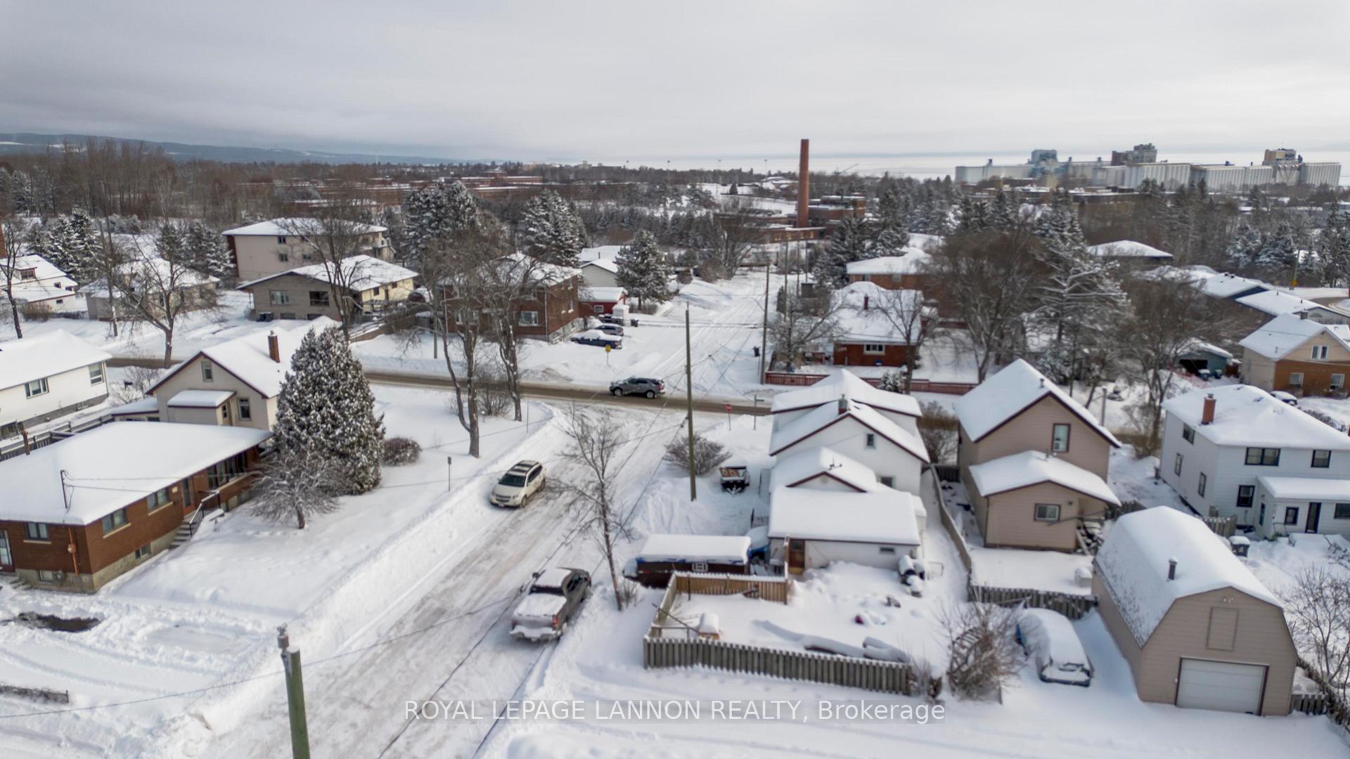 Photo 5 of 387 Conmee Street, Thunder Bay, Shuniah — HOMEH