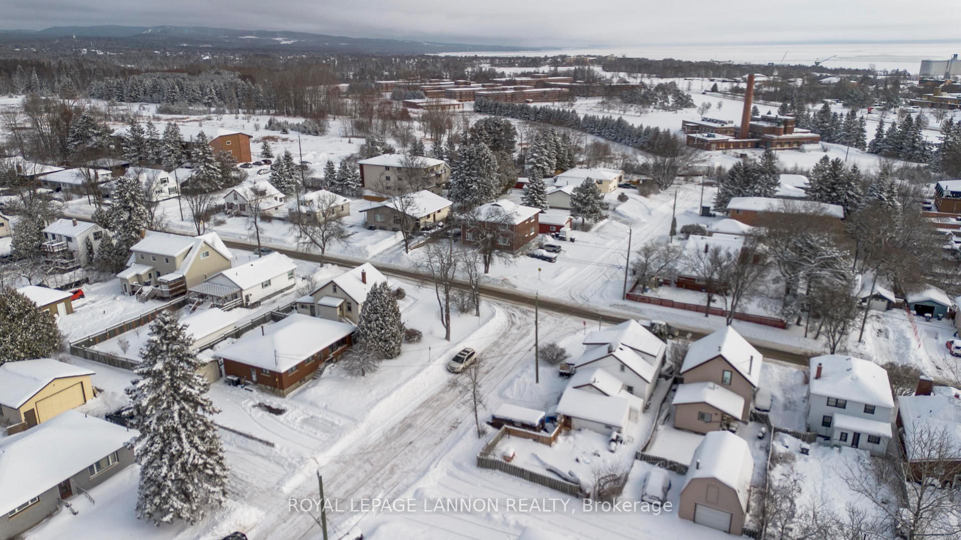 Photo 6 of 387 Conmee Street, Thunder Bay, Shuniah — HOMEH