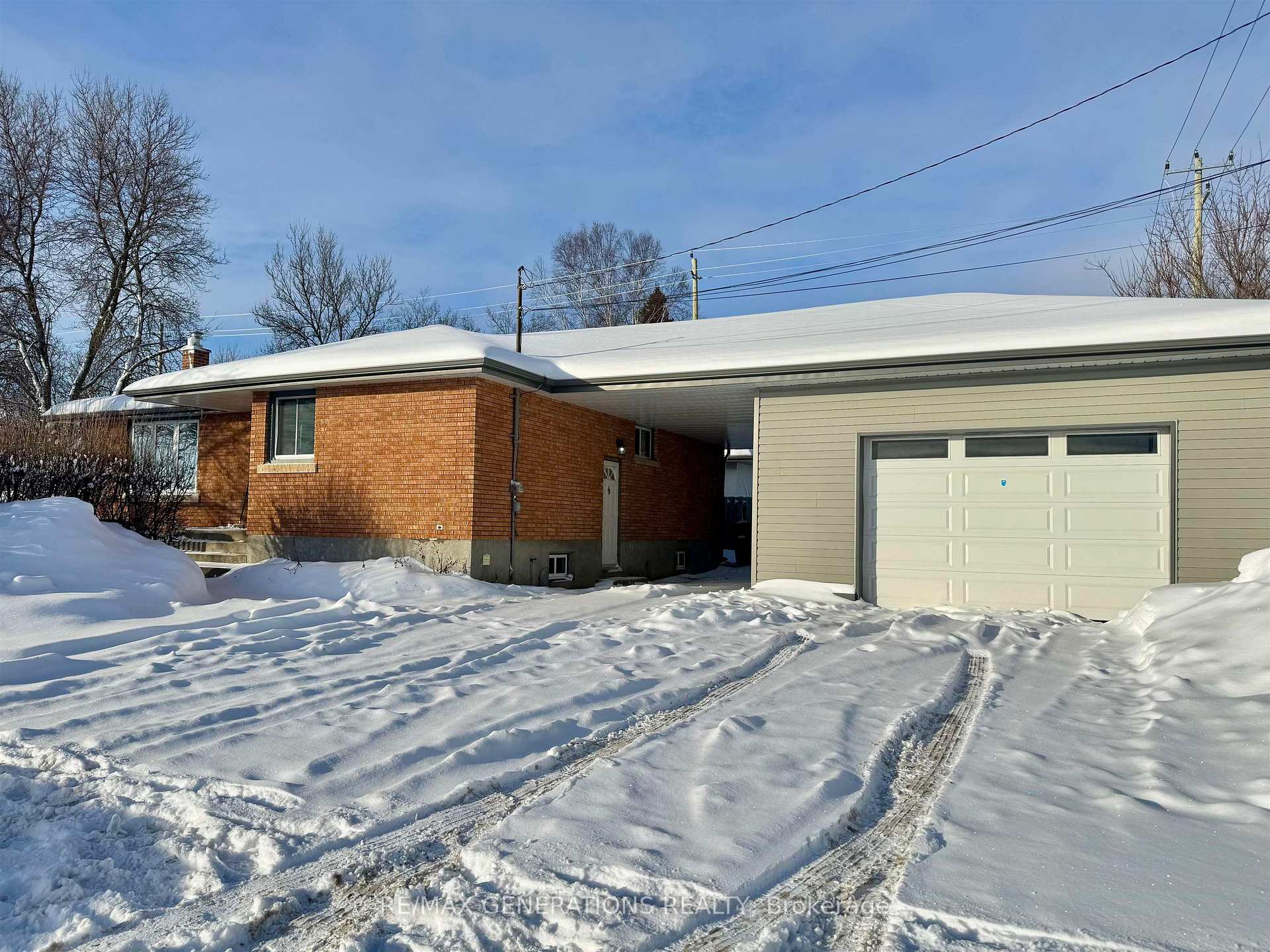 Photo 1 of 100 Robinson Drive, Thunder Bay, Grandview — HOMEH