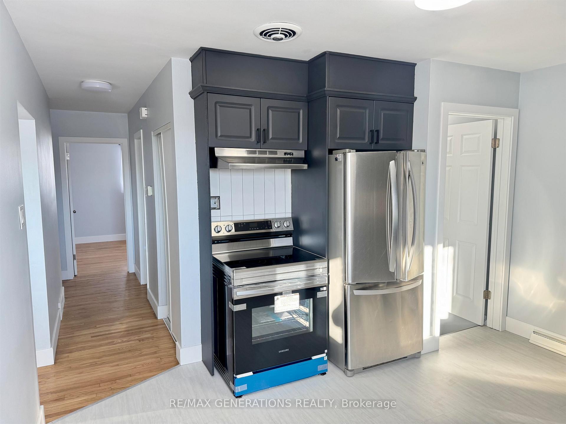 Photo 4 of 100 Robinson Drive, Thunder Bay, Grandview — HOMEH