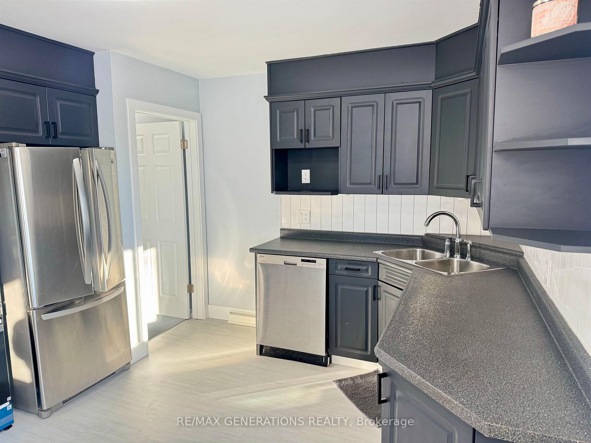 Photo 5 of 100 Robinson Drive, Thunder Bay, Grandview — HOMEH