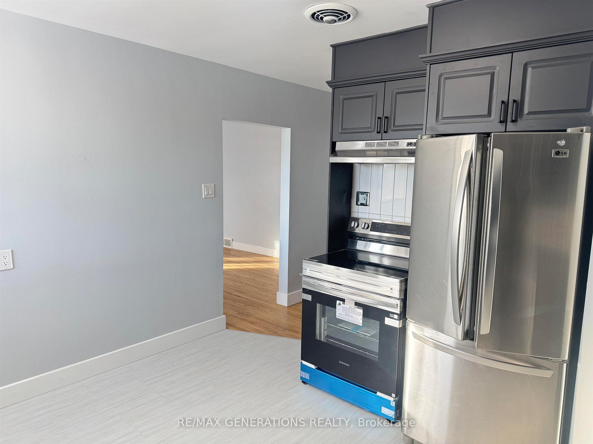 Photo 8 of 100 Robinson Drive, Thunder Bay, Grandview — HOMEH