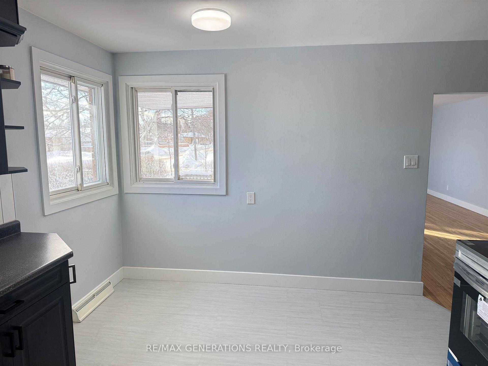 Photo 9 of 100 Robinson Drive, Thunder Bay, Grandview — HOMEH