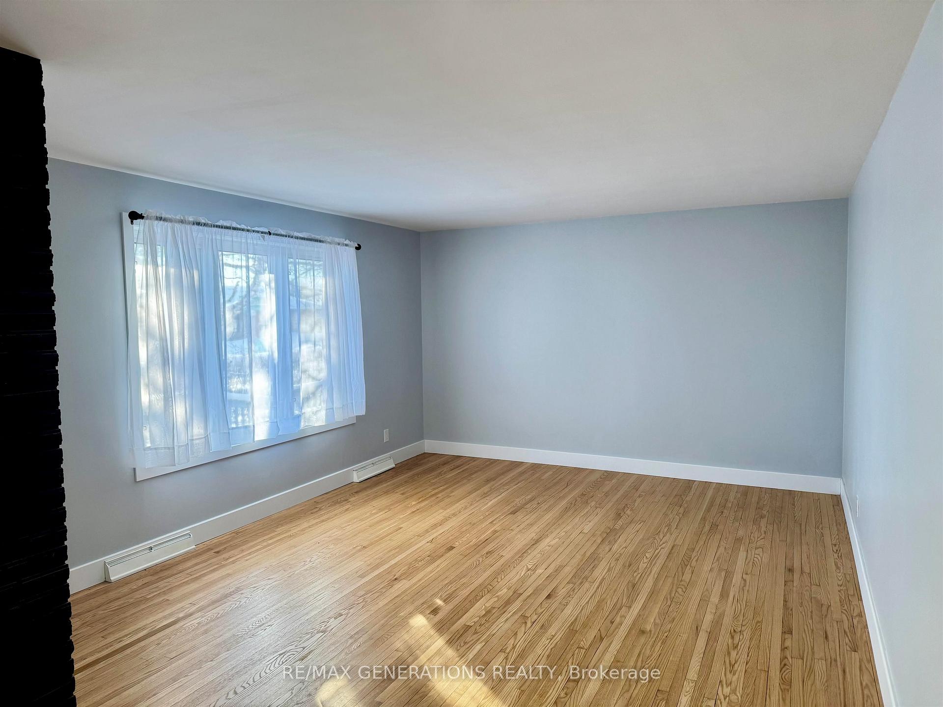 Photo 10 of 100 Robinson Drive, Thunder Bay, Grandview — HOMEH