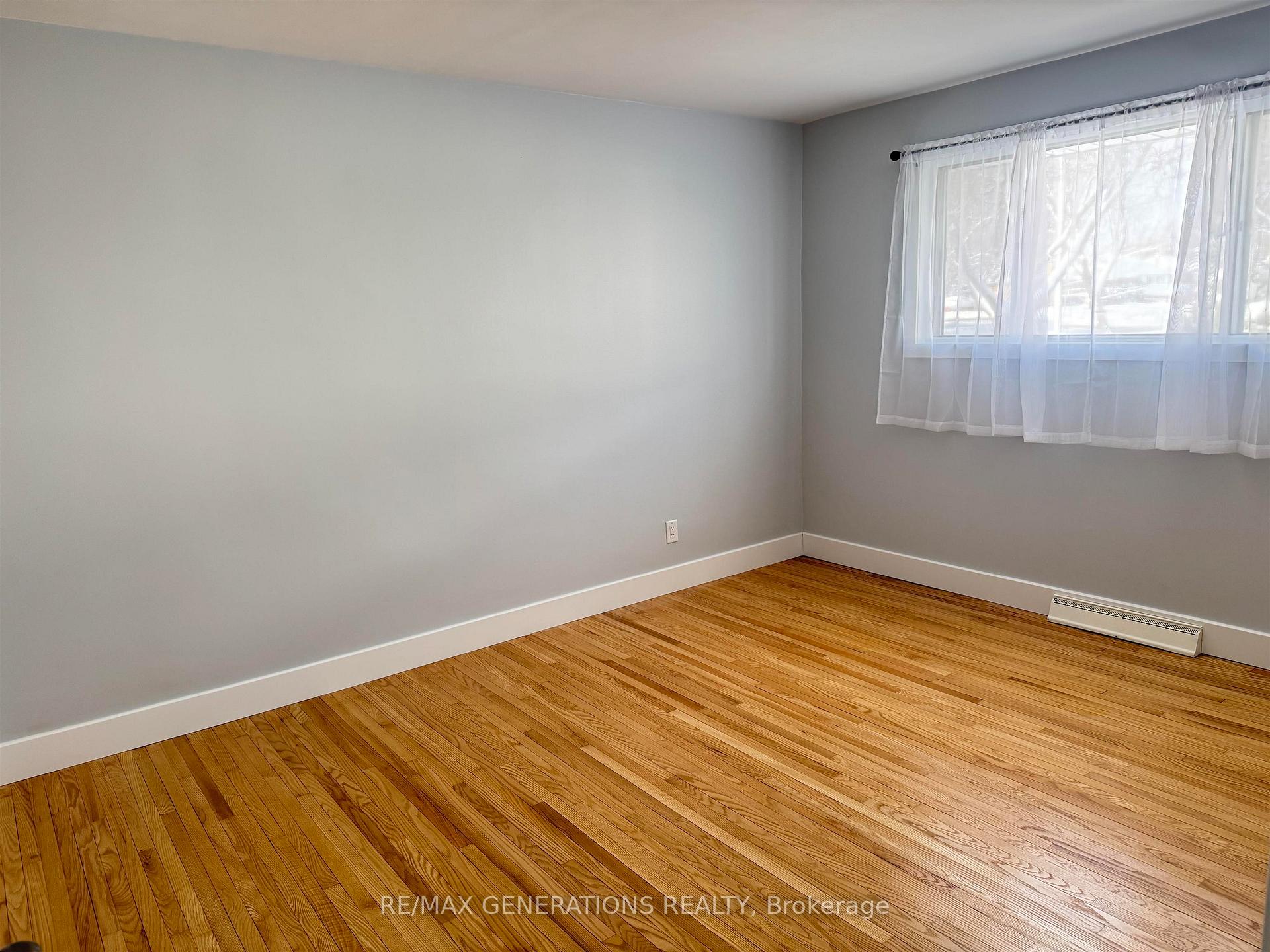 Photo 16 of 100 Robinson Drive, Thunder Bay, Grandview — HOMEH