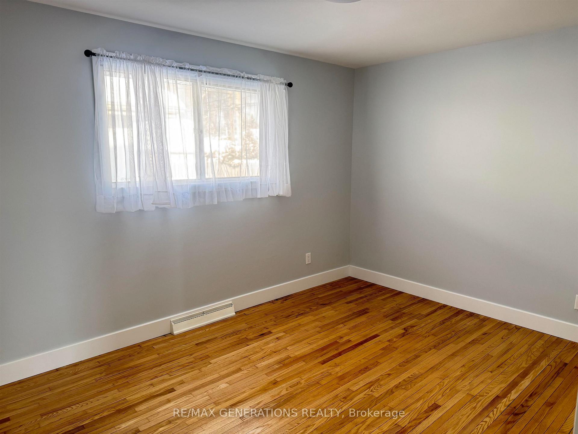 Photo 18 of 100 Robinson Drive, Thunder Bay, Grandview — HOMEH