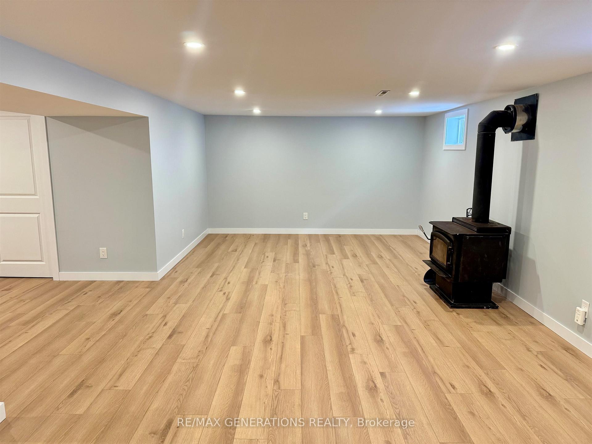Photo 22 of 100 Robinson Drive, Thunder Bay, Grandview — HOMEH