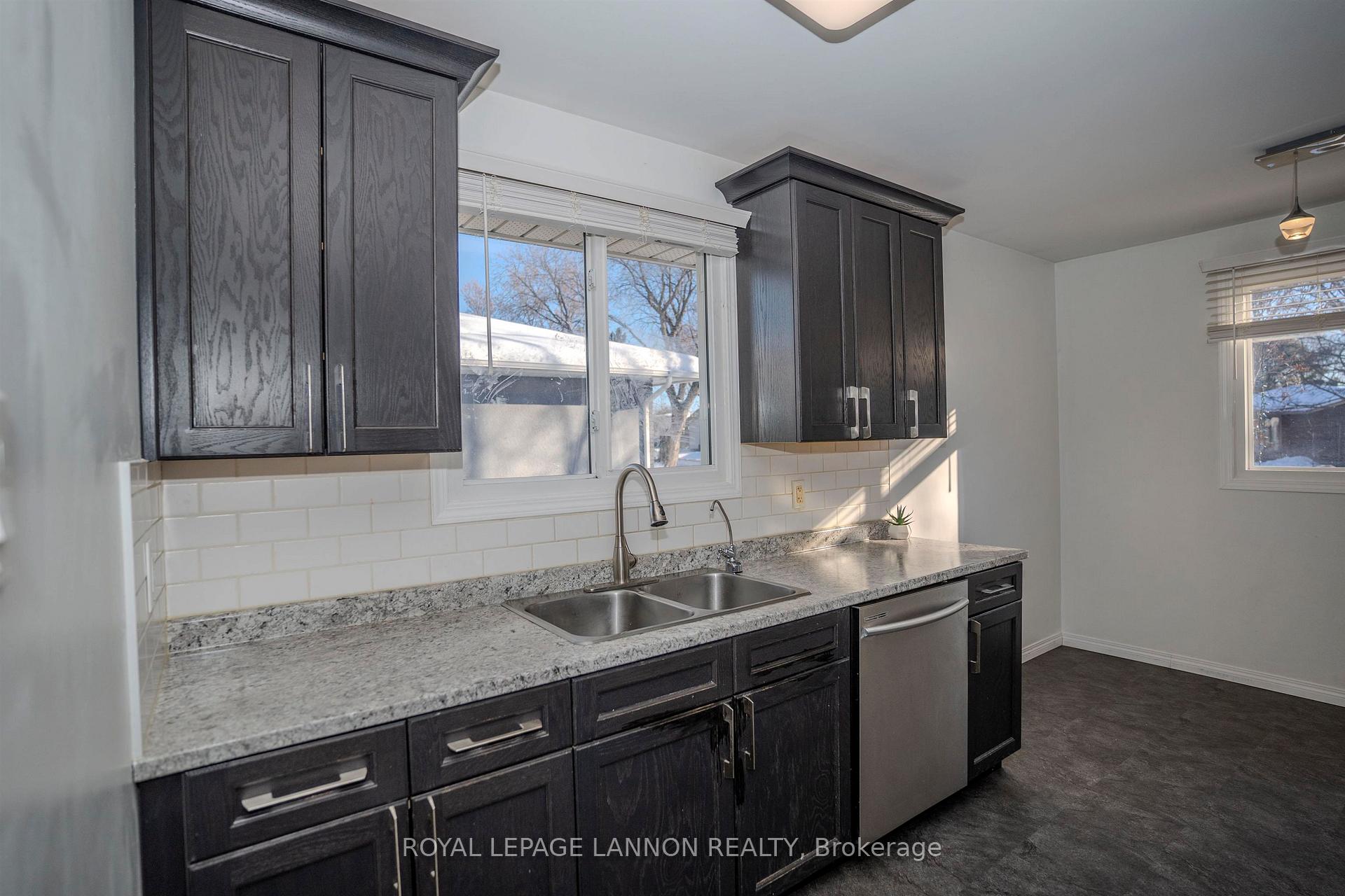 Photo 10 of 236 Fairbank Crescent, Thunder Bay, River Terrace — HOMEH