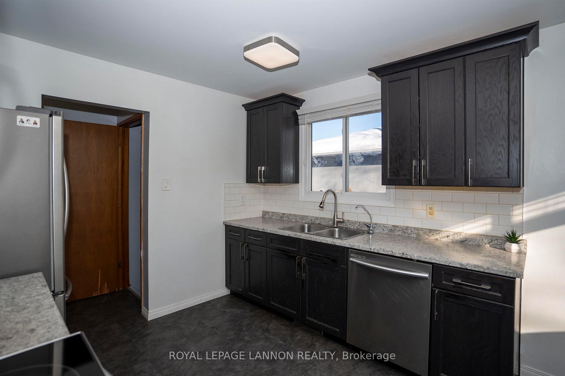 Photo 11 of 236 Fairbank Crescent, Thunder Bay, River Terrace — HOMEH