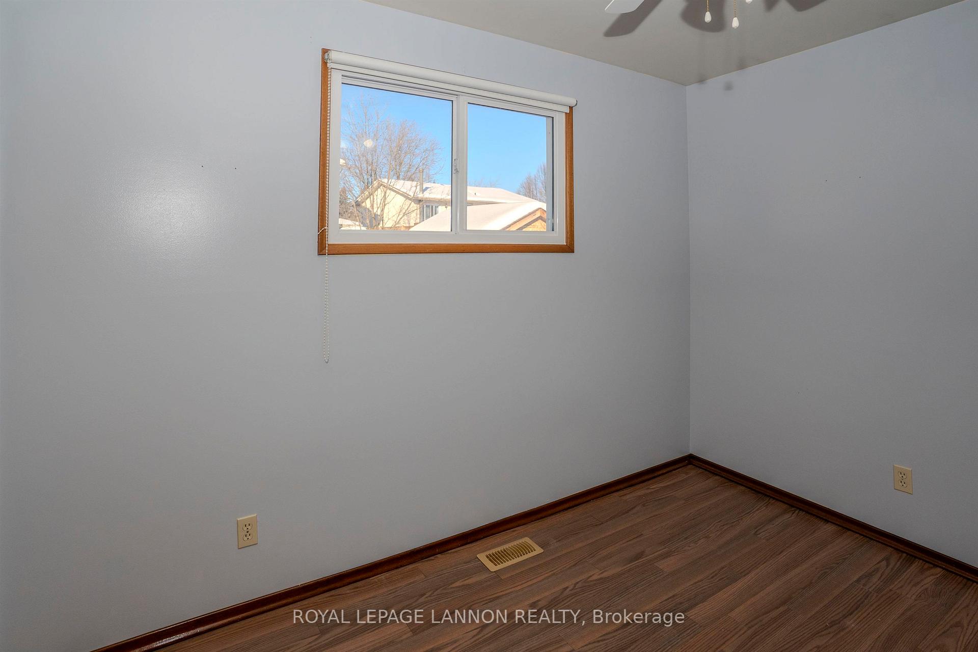Photo 18 of 236 Fairbank Crescent, Thunder Bay, River Terrace — HOMEH