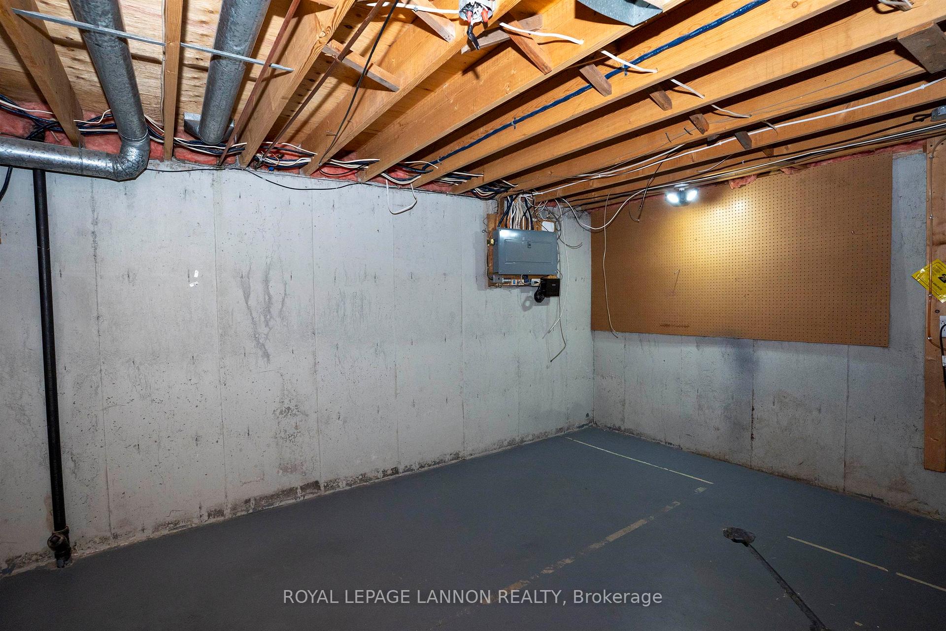 Photo 31 of 236 Fairbank Crescent, Thunder Bay, River Terrace — HOMEH