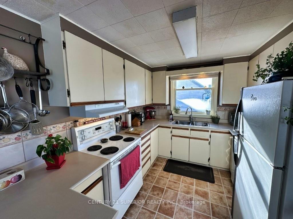 Photo 13 of 333 Shuniah Street, Thunder Bay, Shuniah — HOMEH