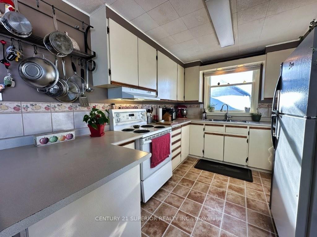 Photo 14 of 333 Shuniah Street, Thunder Bay, Shuniah — HOMEH