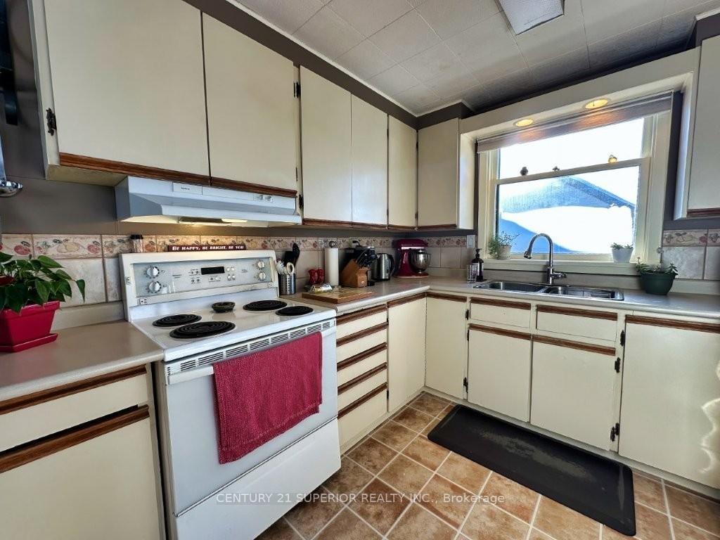 Photo 16 of 333 Shuniah Street, Thunder Bay, Shuniah — HOMEH