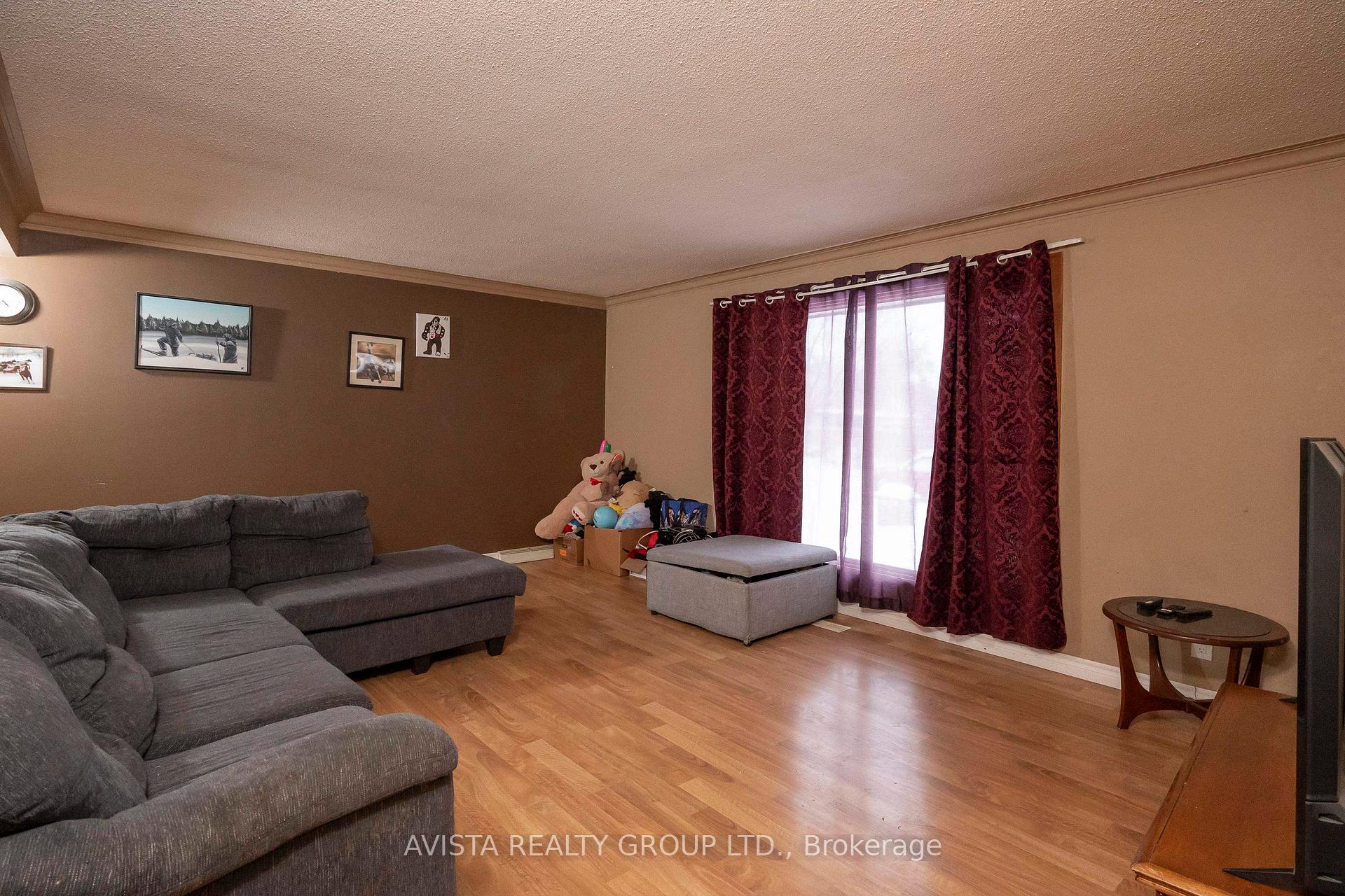 Photo 3 of 409 Harold St N, Thunder Bay, McKeller Park — HOMEH