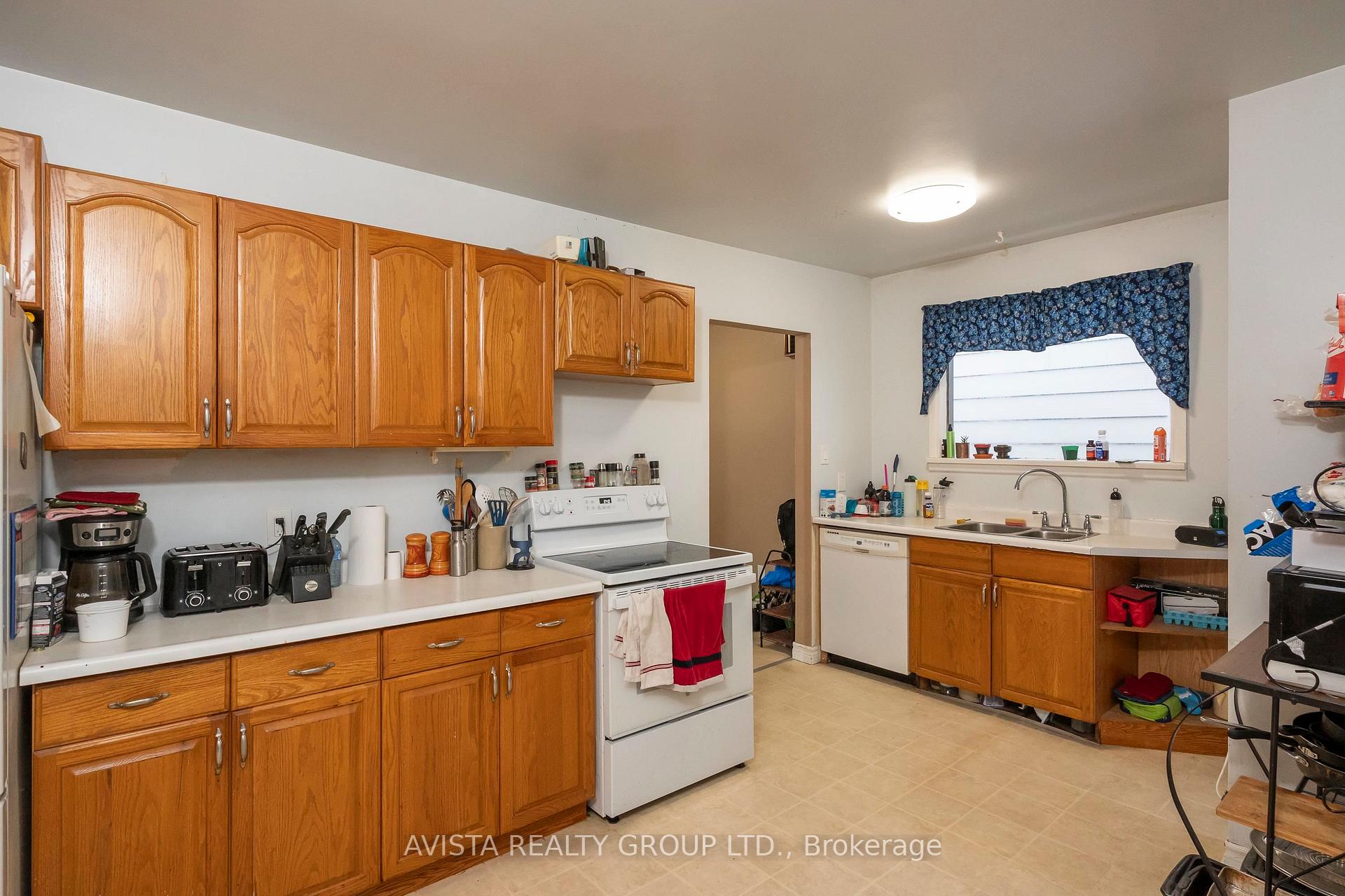 Photo 11 of 409 Harold St N, Thunder Bay, McKeller Park — HOMEH