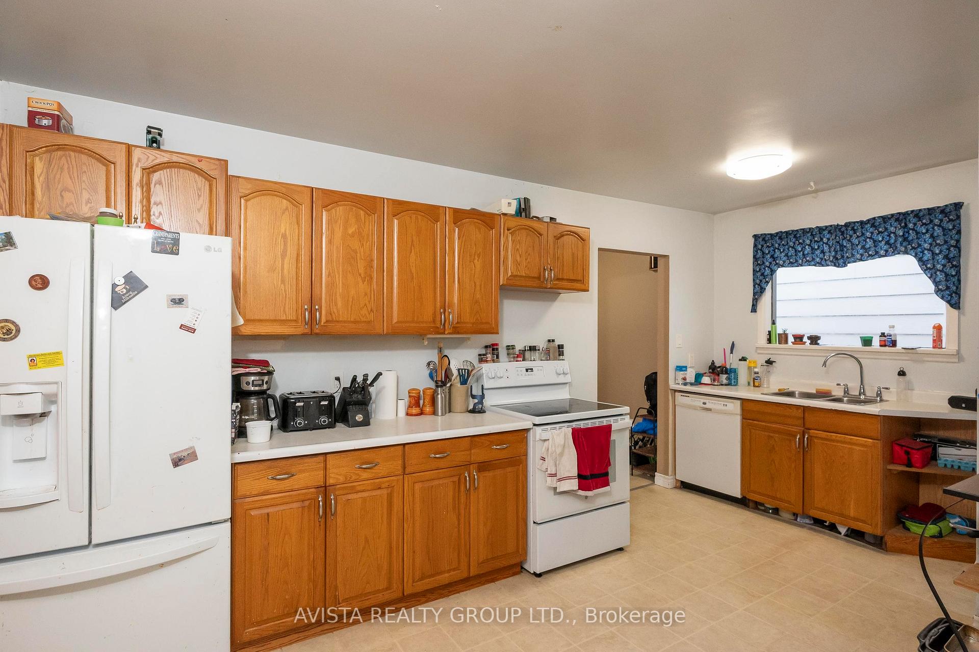 Photo 12 of 409 Harold St N, Thunder Bay, McKeller Park — HOMEH