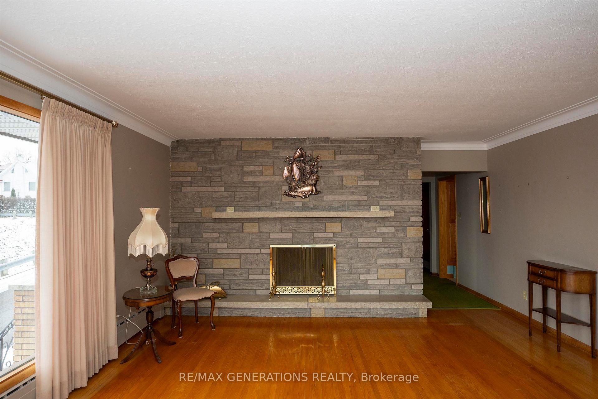 Photo 5 of 193 Summit Avenue, Thunder Bay, Mariday Heights — HOMEH