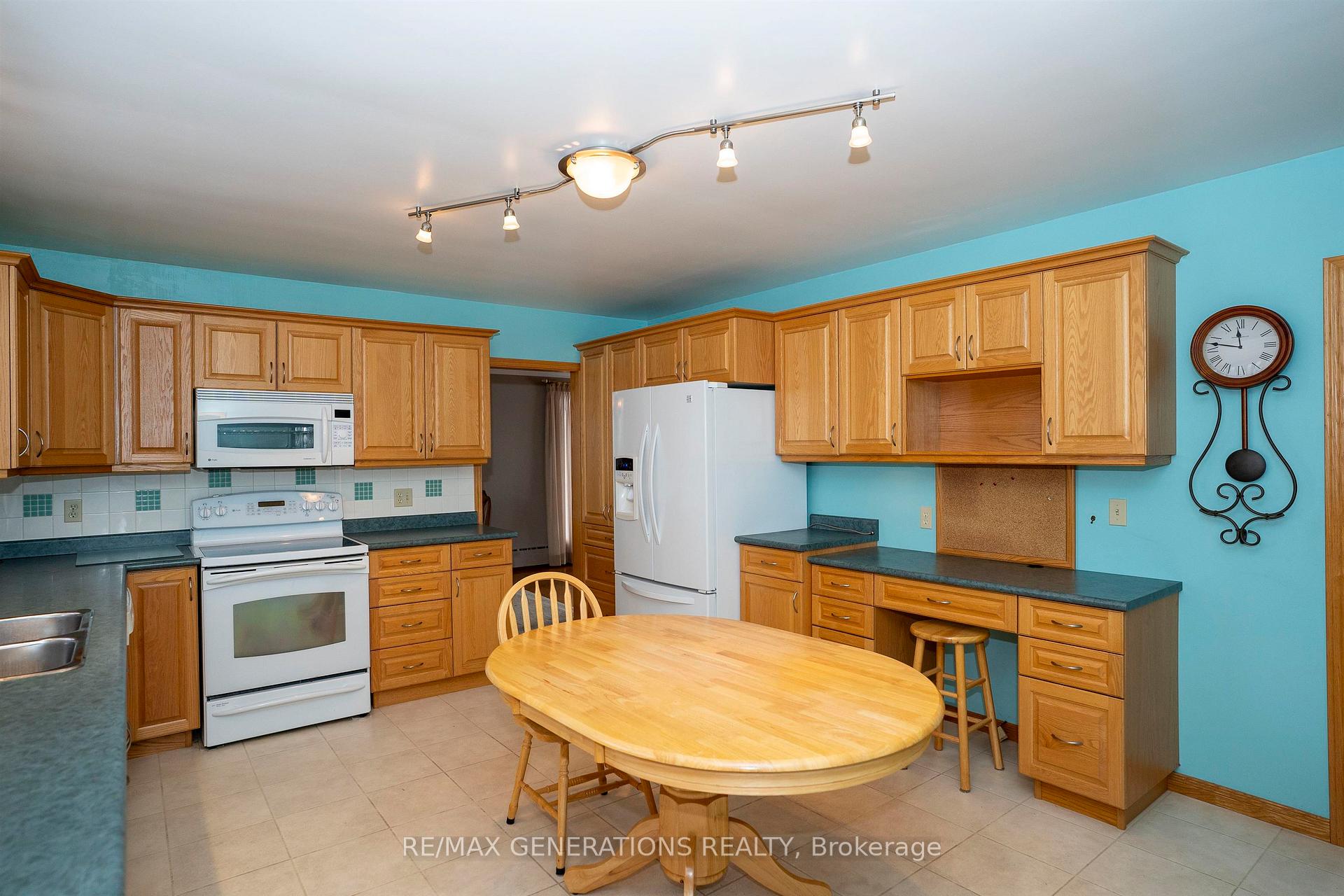 Photo 9 of 193 Summit Avenue, Thunder Bay, Mariday Heights — HOMEH
