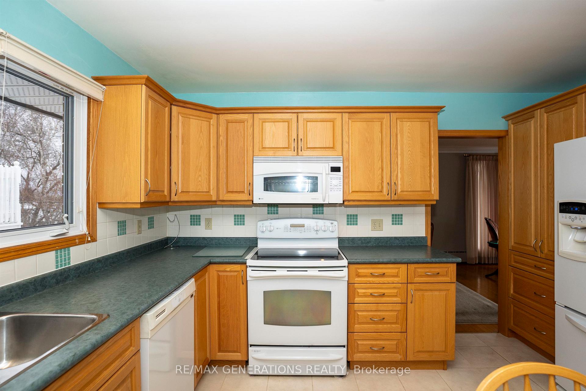 Photo 13 of 193 Summit Avenue, Thunder Bay, Mariday Heights — HOMEH