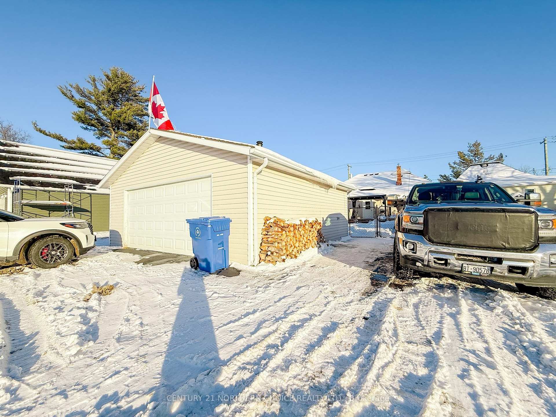 Photo 2 of 340 Seventh Avenue South, Kenora, Lakeside — HOMEH