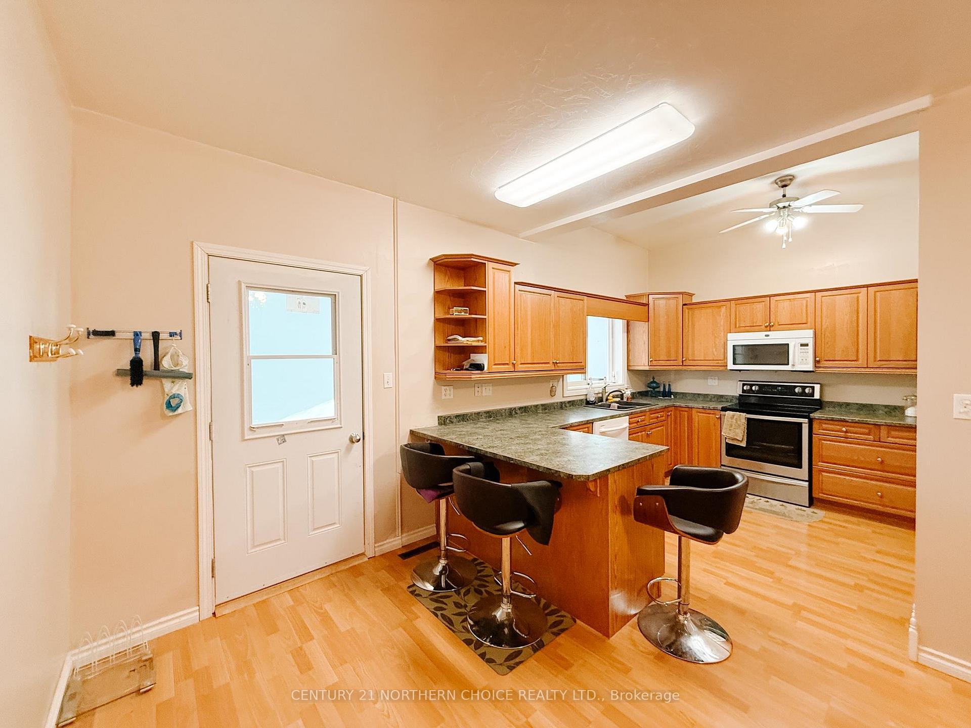 Photo 9 of 340 Seventh Avenue South, Kenora, Lakeside — HOMEH