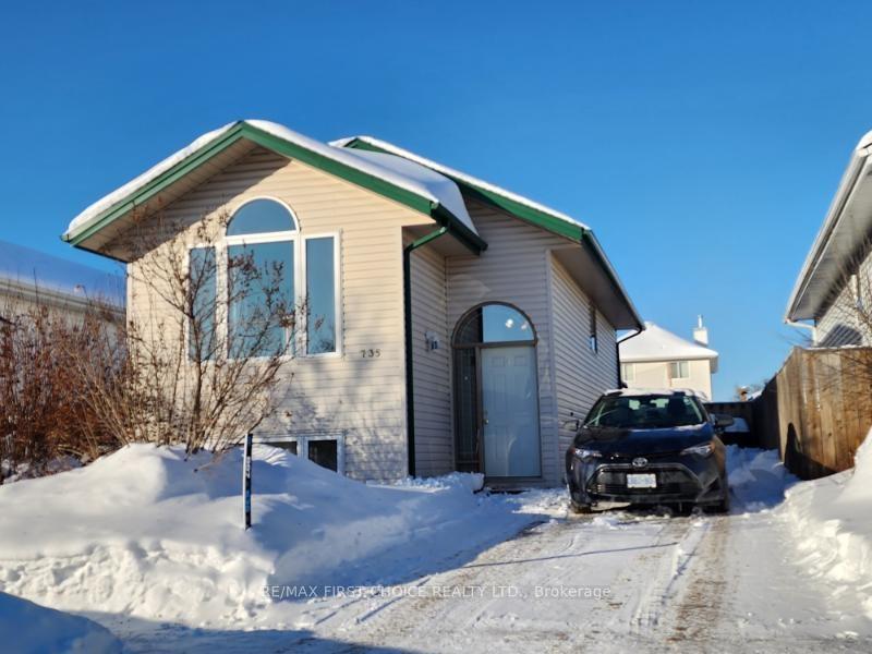 Photo 1 of 735 Porcupine Boulevard, Thunder Bay, Parkdale — HOMEH