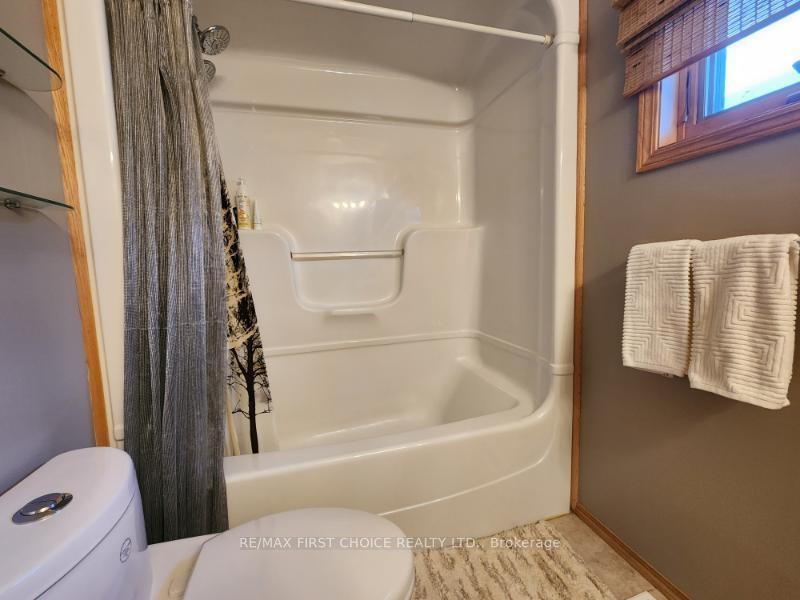 Photo 10 of 735 Porcupine Boulevard, Thunder Bay, Parkdale — HOMEH