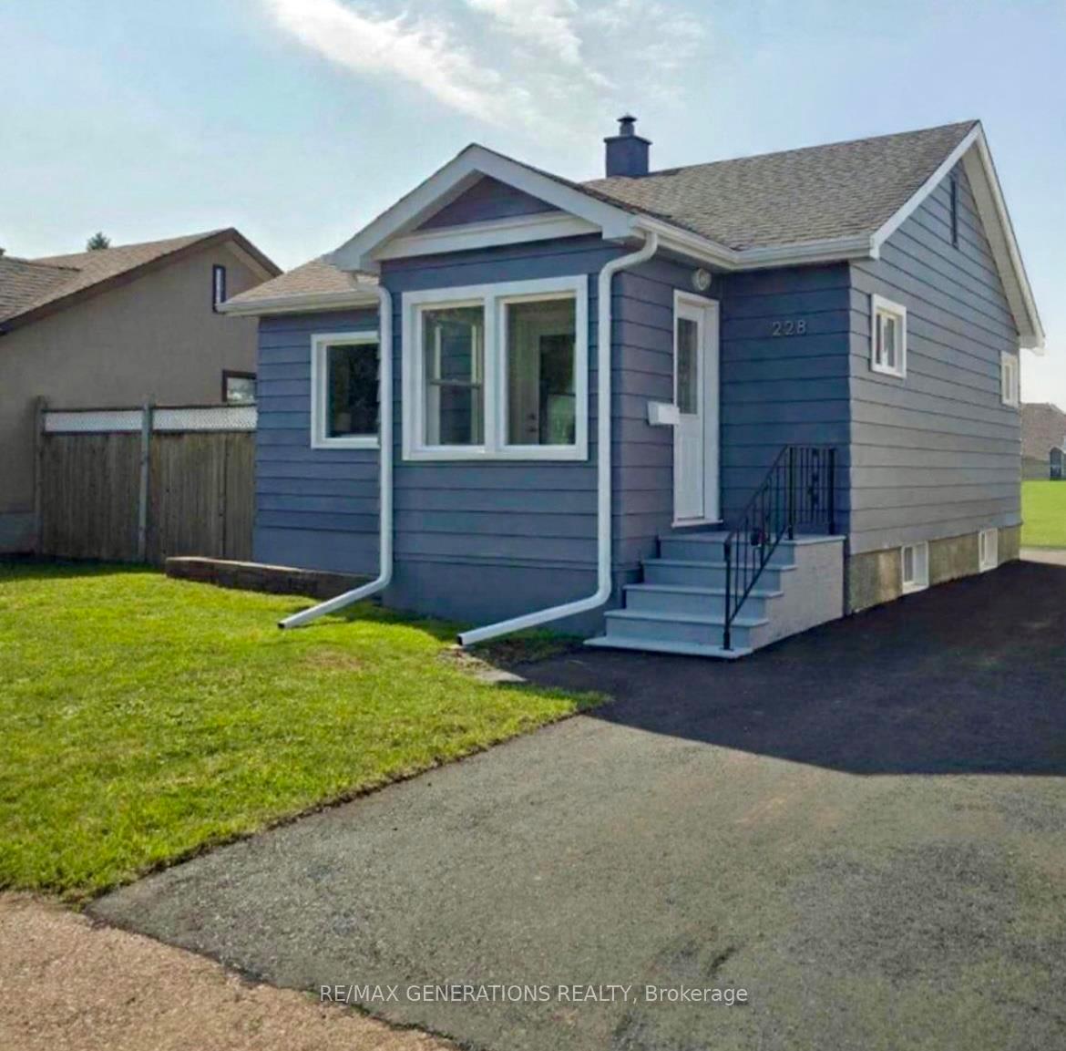 Photo 2 of 228 Christina Street E, Thunder Bay, Westfort — HOMEH