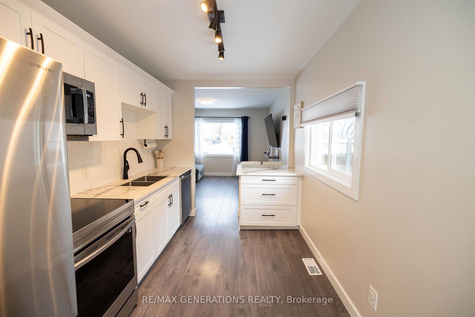 Photo 9 of 228 Christina Street E, Thunder Bay, Westfort — HOMEH
