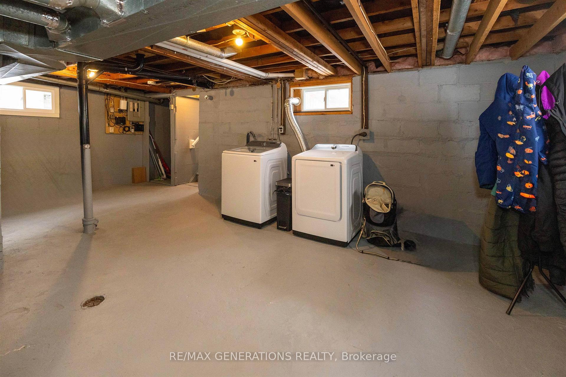Photo 17 of 228 Christina Street E, Thunder Bay, Westfort — HOMEH