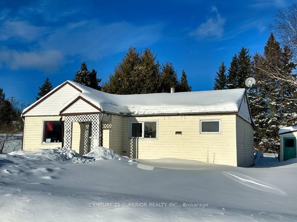 Photo 2 of 27 Park Road, Nipigon — HOMEH