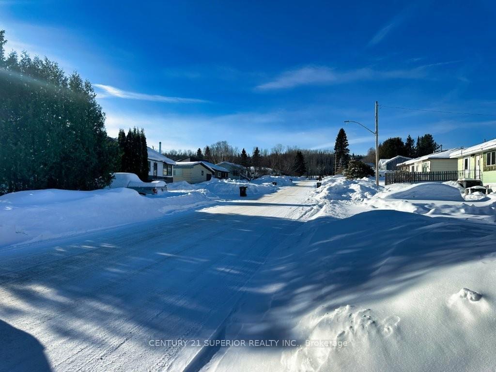 Photo 38 of 27 Park Road, Nipigon — HOMEH