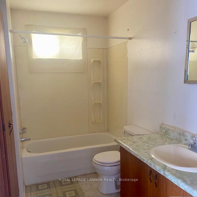 Photo 11 of 137 Queen Avenue, Greenstone — HOMEH