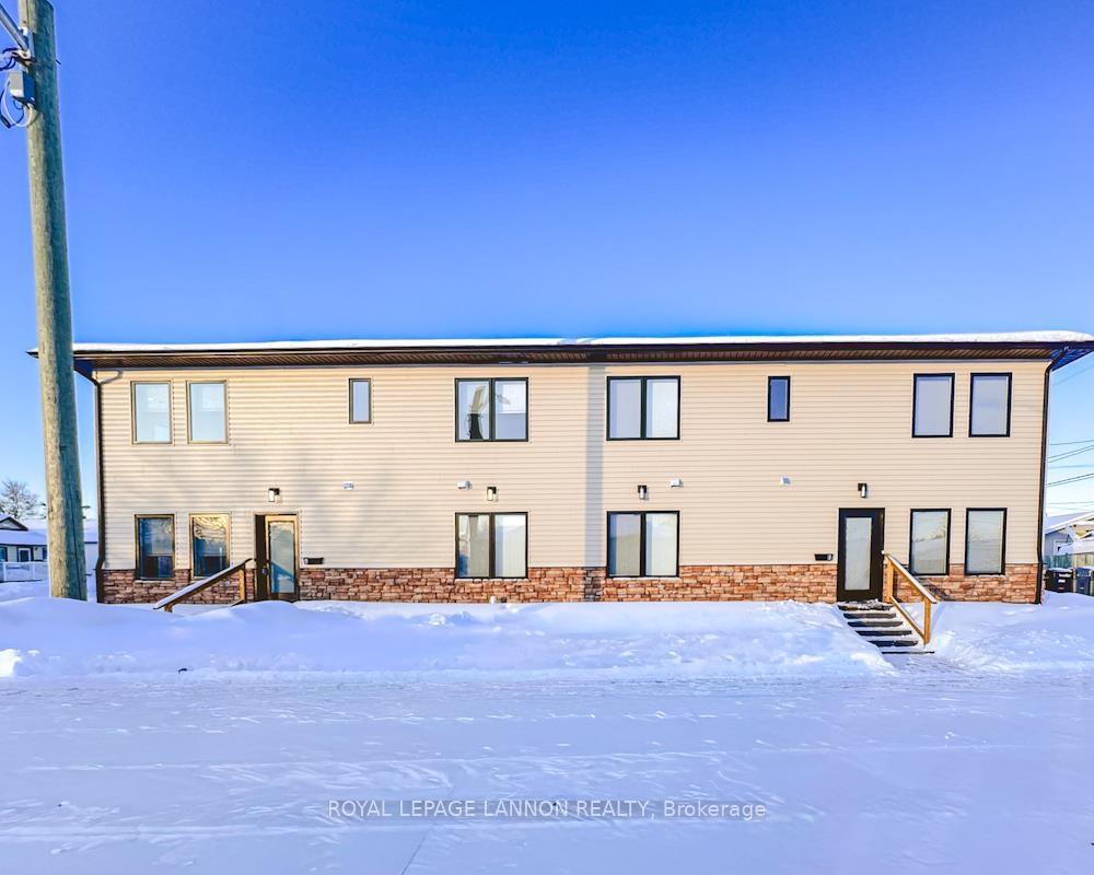 Front of 1101 Frederica Street W