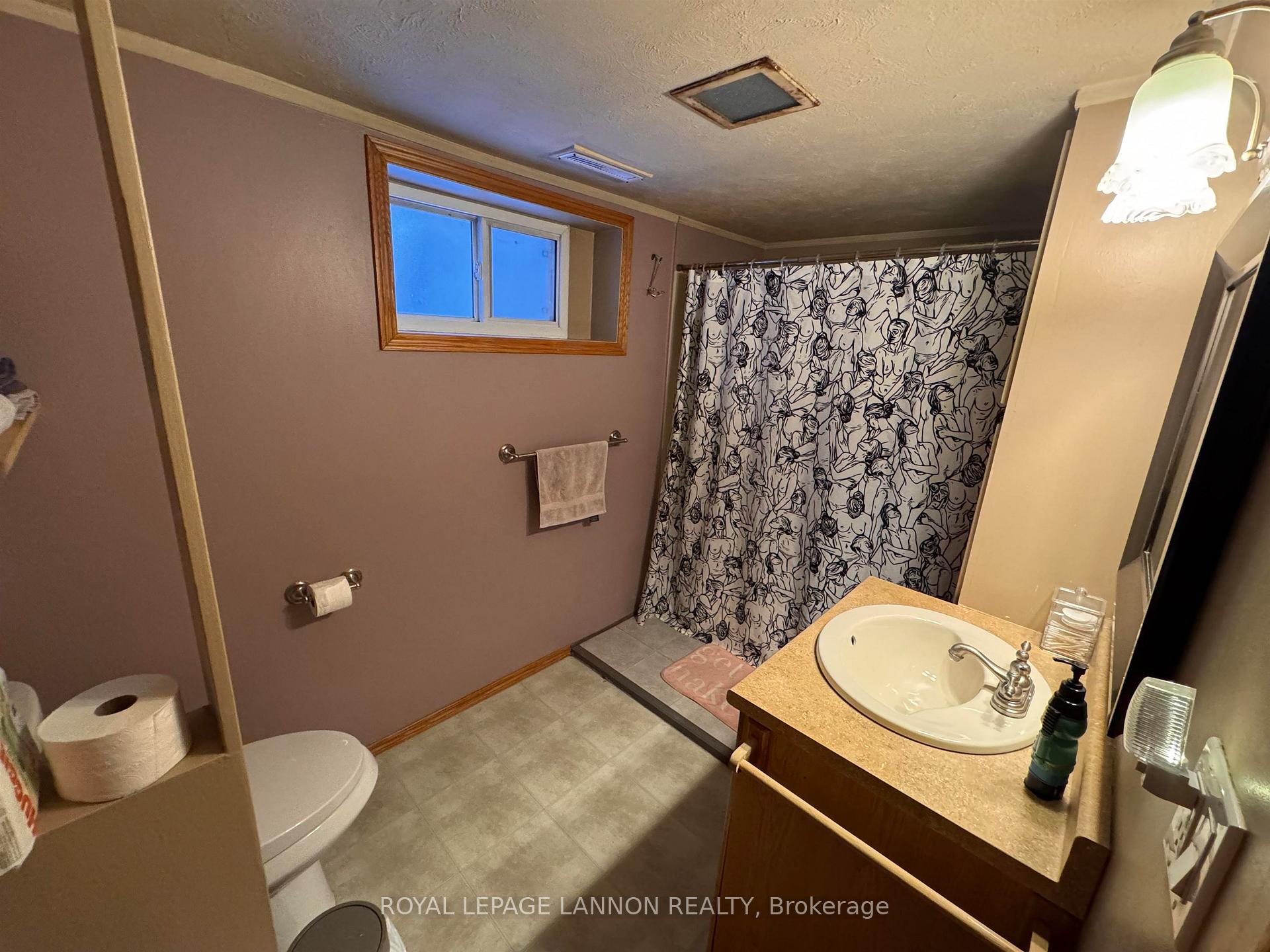 Photo 24 of 625 Vickers St. S. S, Thunder Bay, Hyde Park — HOMEH