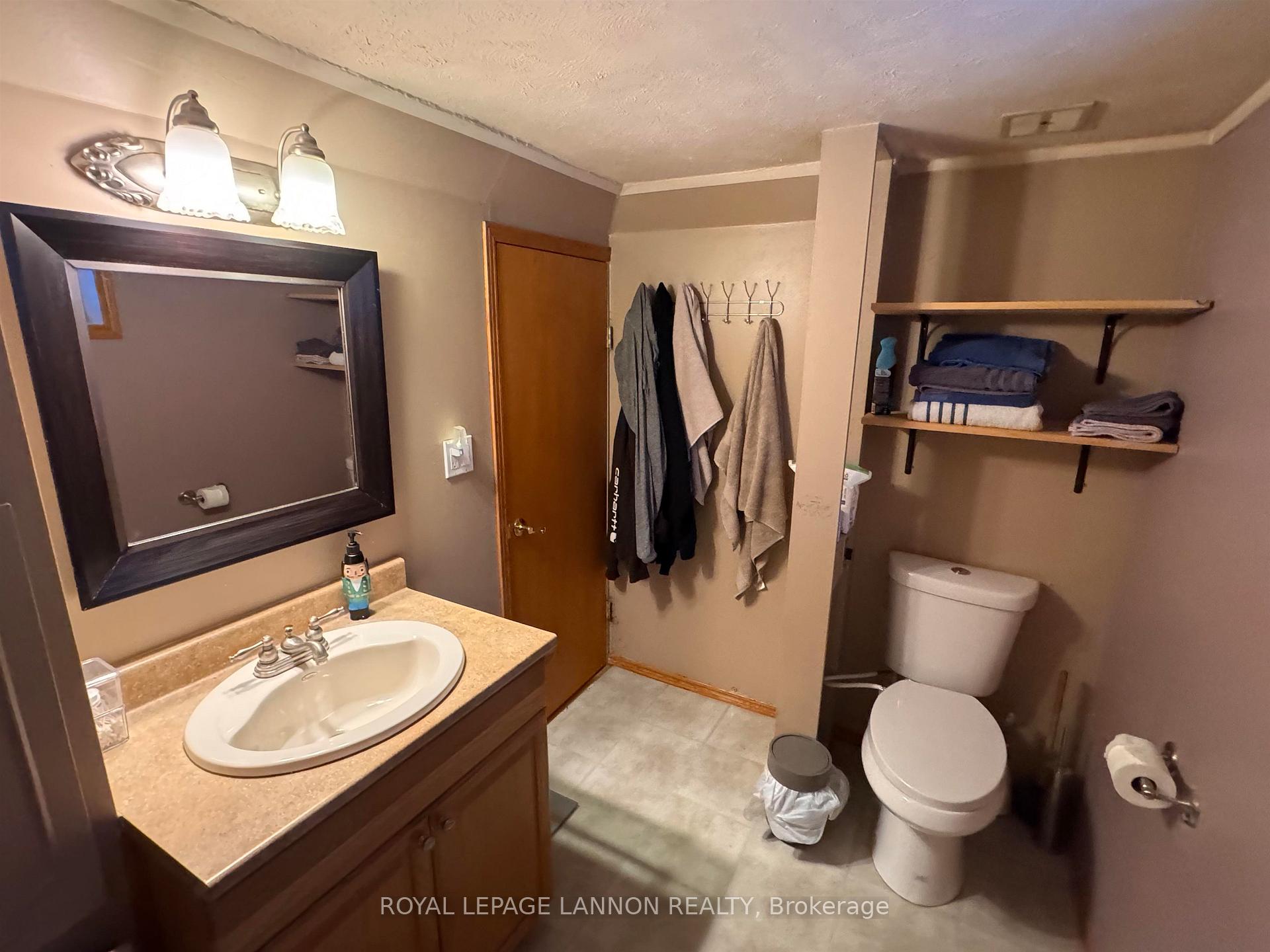 Photo 26 of 625 Vickers St. S. S, Thunder Bay, Hyde Park — HOMEH