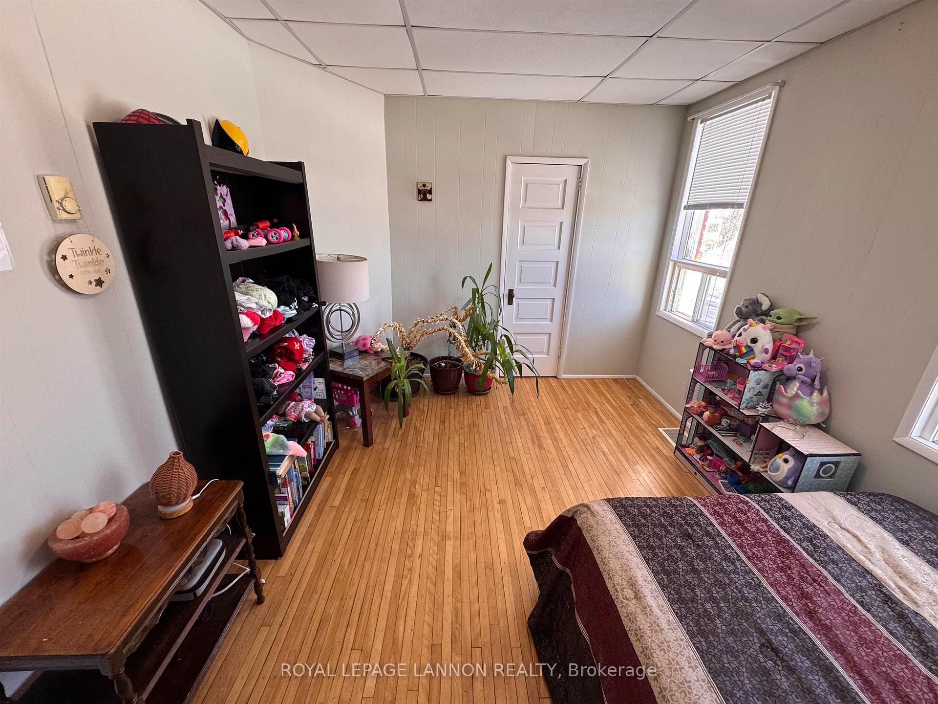Photo 36 of 625 Vickers St. S. S, Thunder Bay, Hyde Park — HOMEH