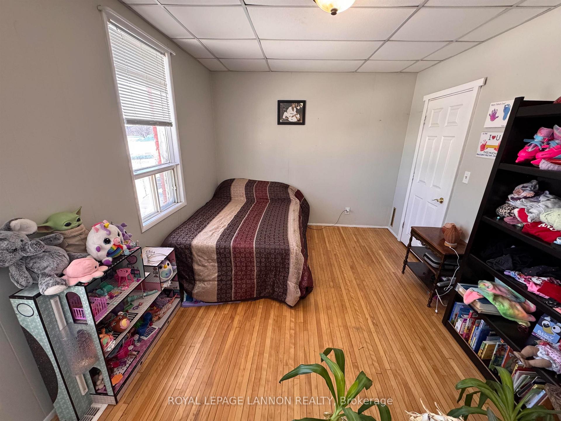 Photo 37 of 625 Vickers St. S. S, Thunder Bay, Hyde Park — HOMEH