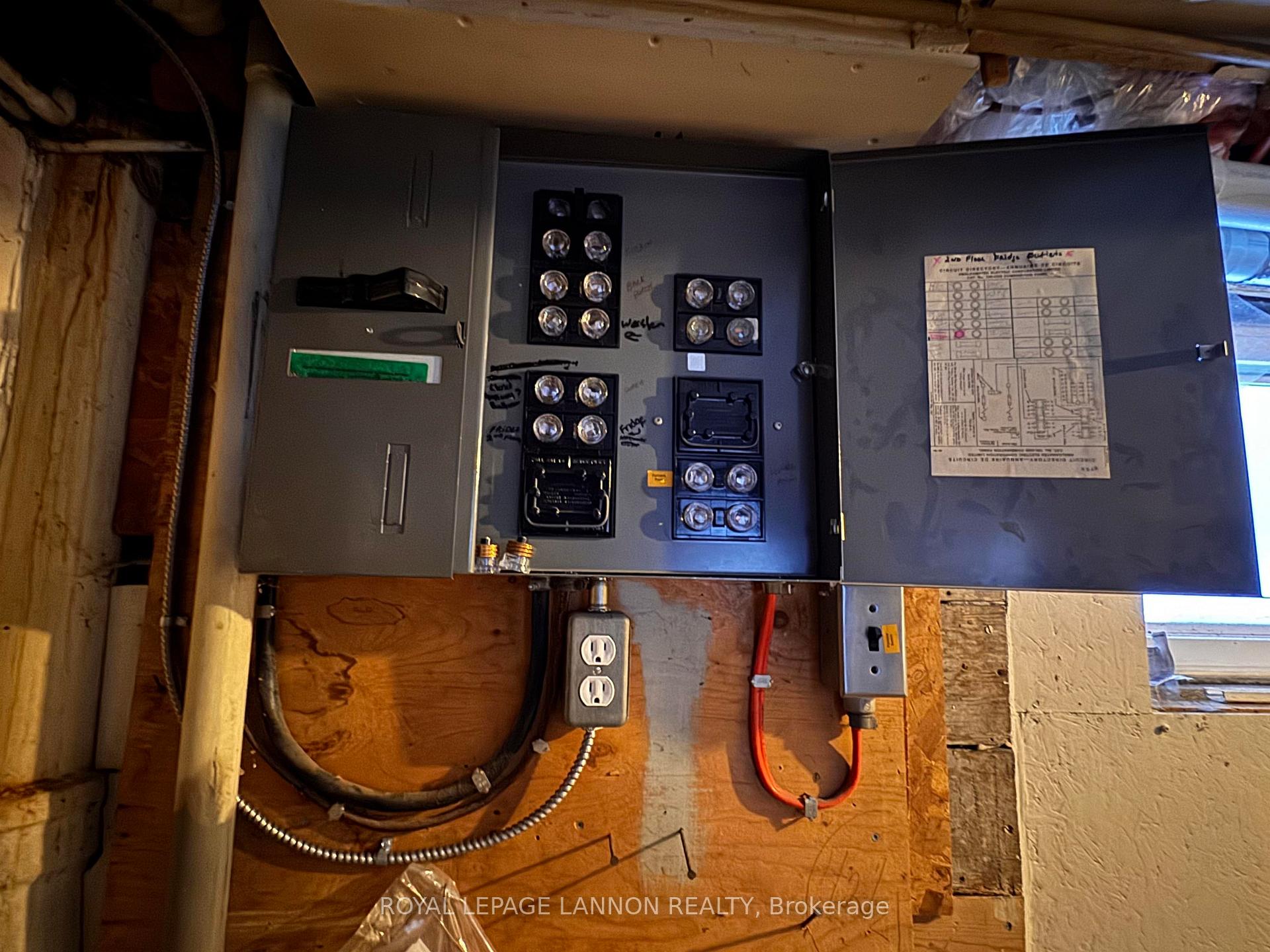 Photo 44 of 625 Vickers St. S. S, Thunder Bay, Hyde Park — HOMEH