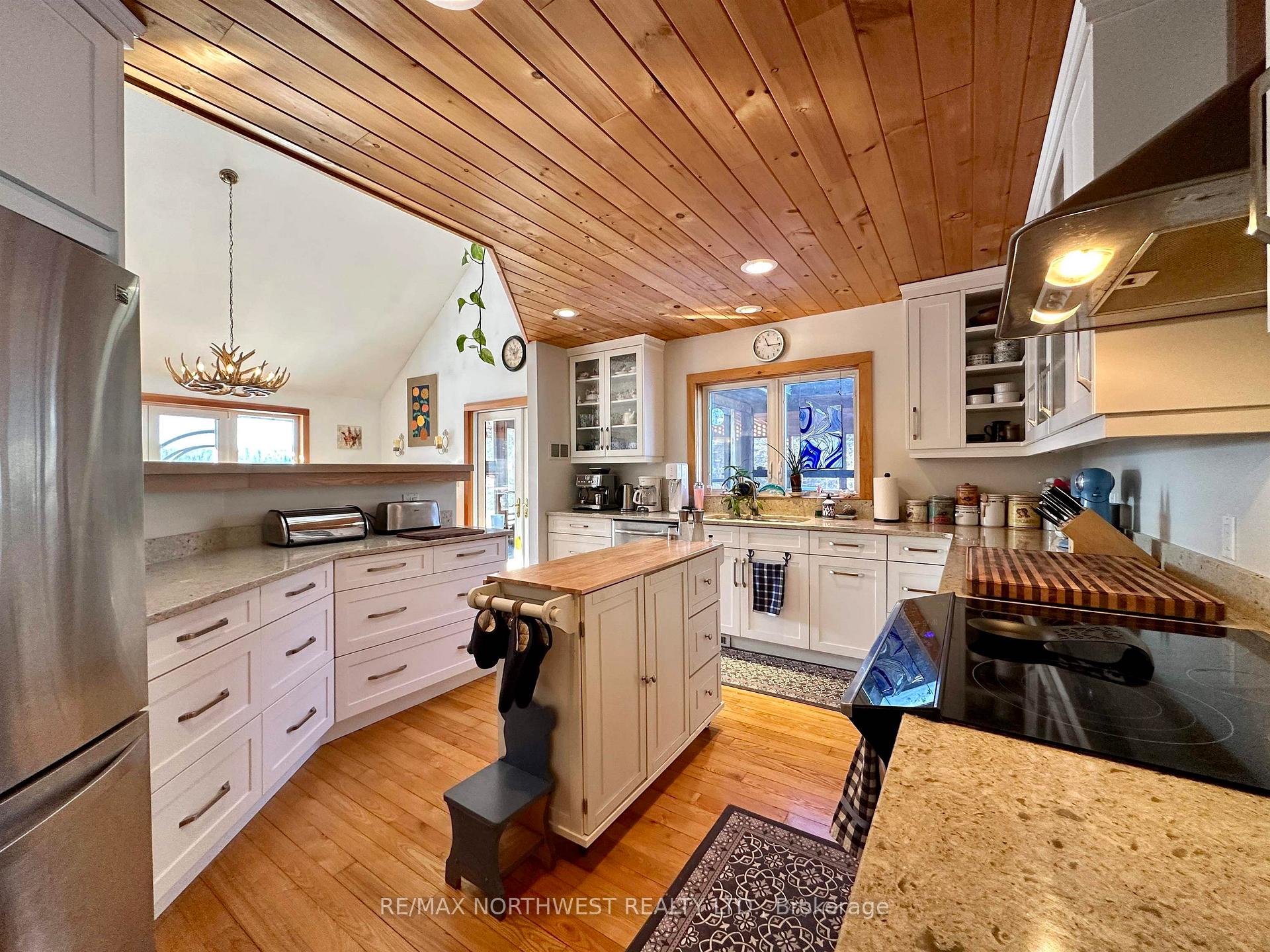 Photo 11 of 446 Carlton Road, Kenora, Redditt Road West — HOMEH