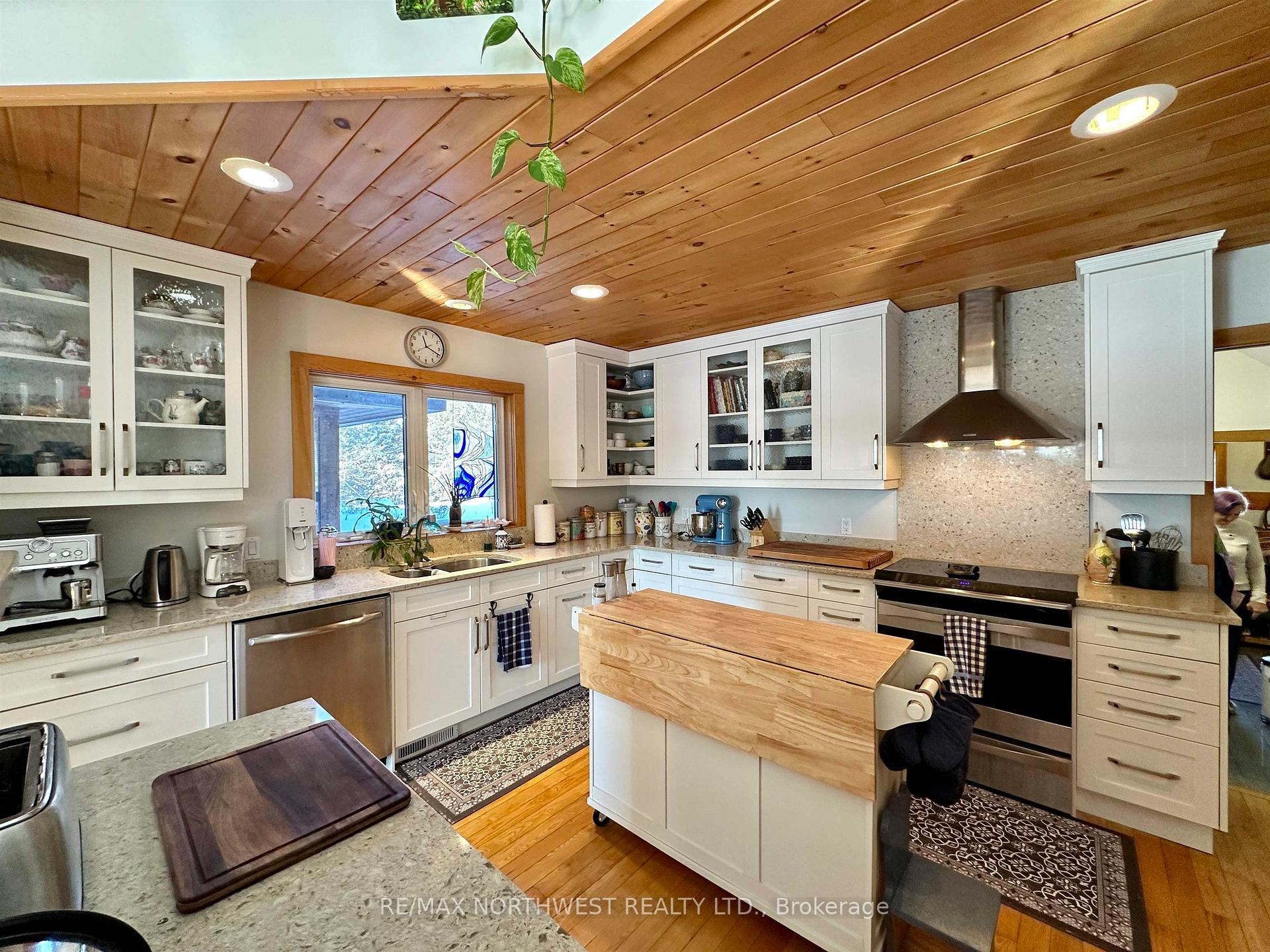 Photo 13 of 446 Carlton Road, Kenora, Redditt Road West — HOMEH