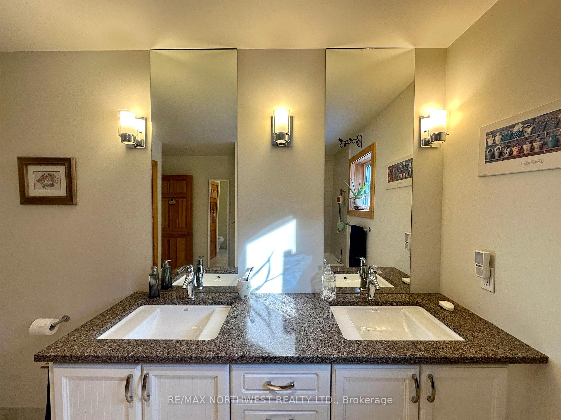 Photo 38 of 446 Carlton Road, Kenora, Redditt Road West — HOMEH