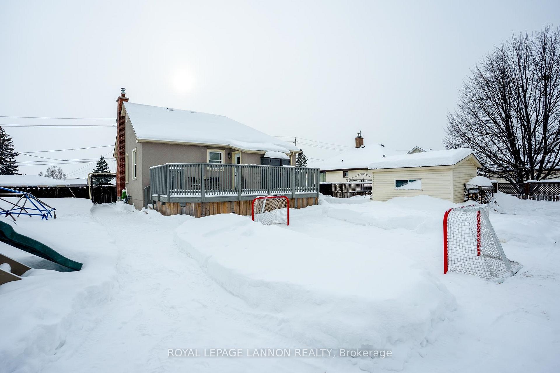 Photo 3 of 320 Lillian Street, Thunder Bay, Current River — HOMEH